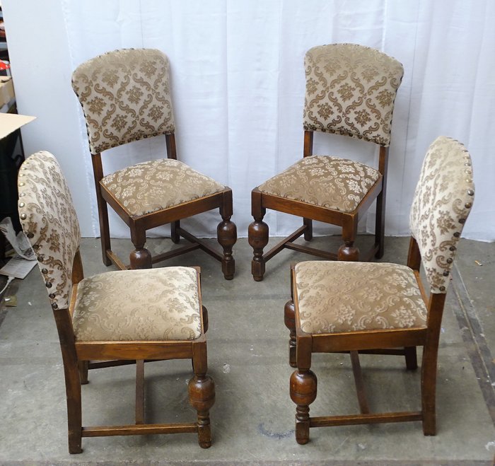 Classic oak dining table furniture with matching chairs