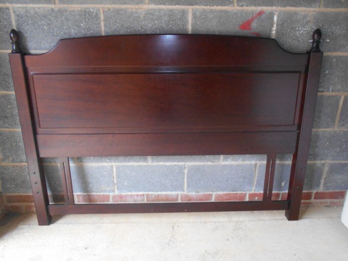 Mahogany classic bed frame furniture with headboard