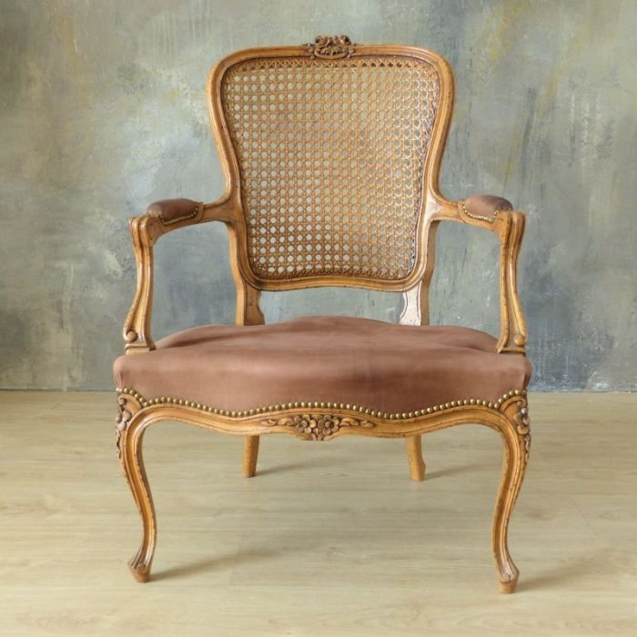 Antique Victorian Carved Walnut Turned Leg Armchair For Sale at 1stDibs